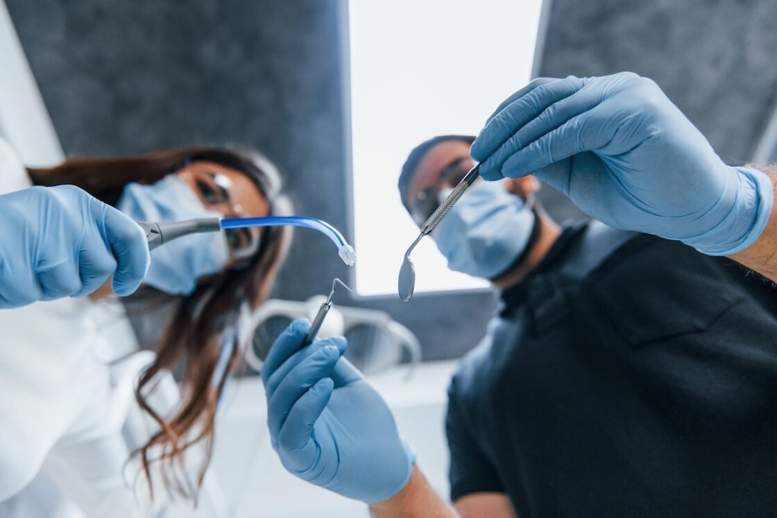 CURĂȚARE DENTARĂ PROFUNDĂ